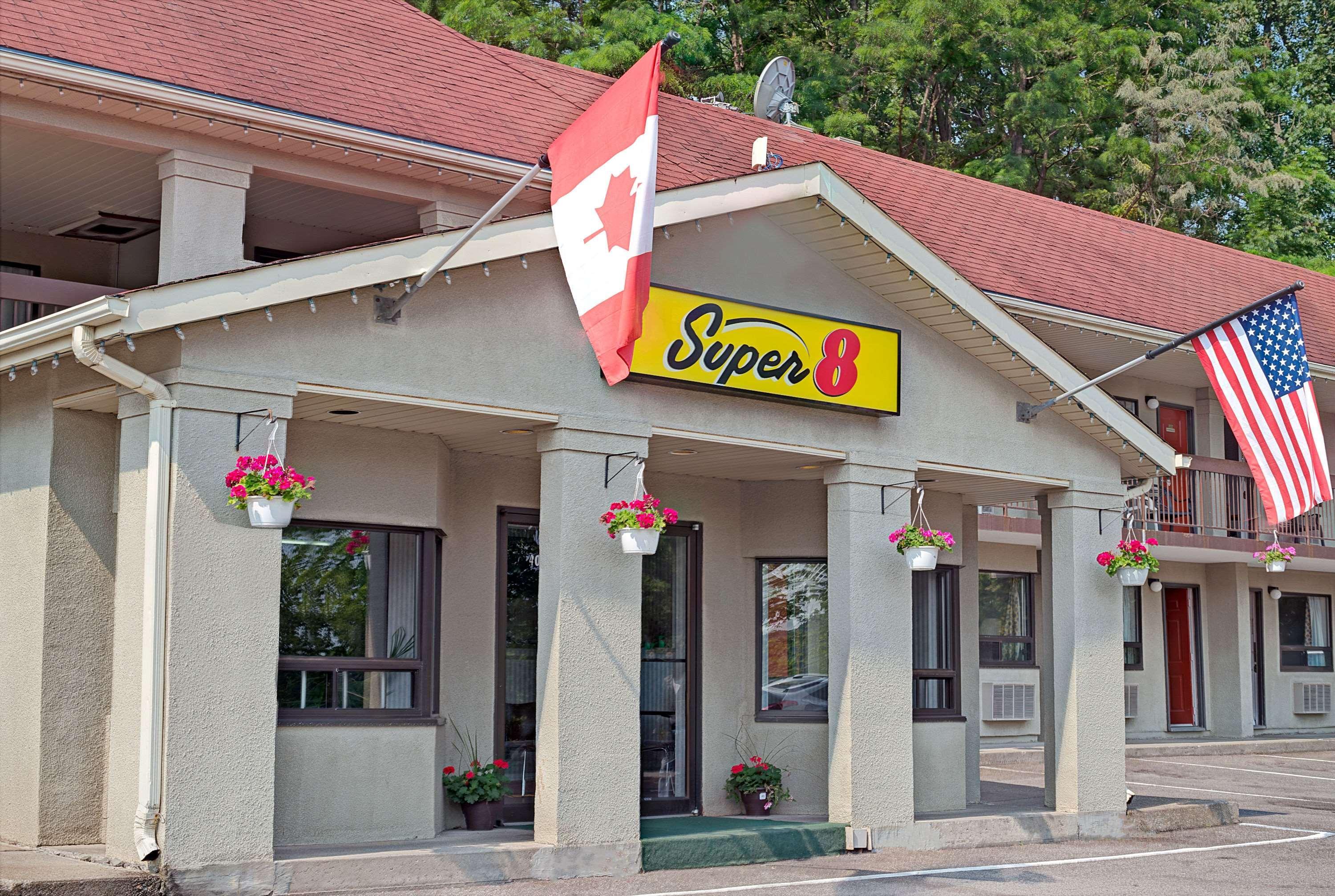 Super 8 By Wyndham Niagara Falls North Eksteriør bilde